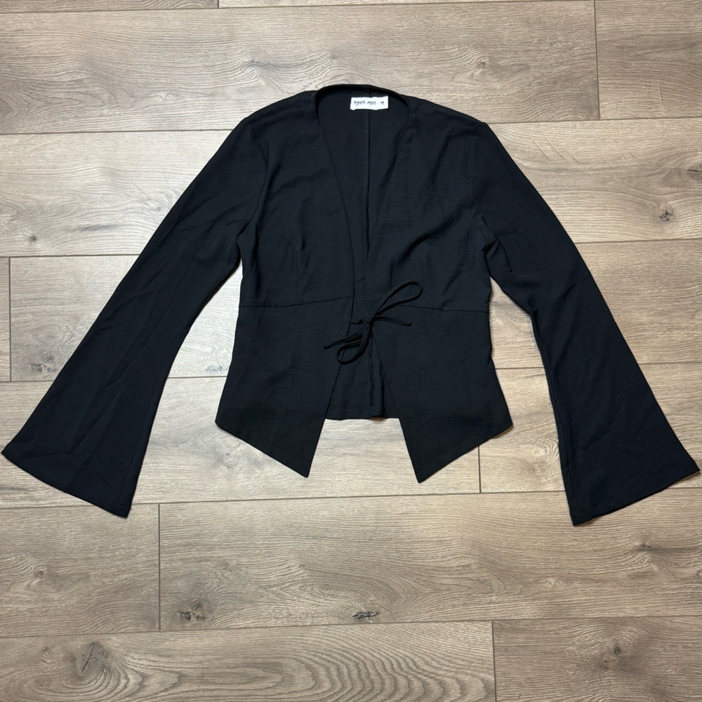 Black long sleeve Tiger Mist blouse